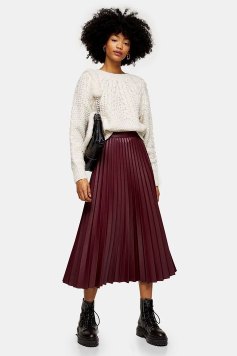 Carousel Image 0 Red Pleated Skirt Outfit, Burgundy Pleated Skirt, Burgundy Skirt Outfit, Pleated Skirt Outfit Ideas, Maxi Denim Skirts, Pleated Skirt Outfits, Burgundy Midi Skirt, Skirt Outfit Fall, Chicago Outfit