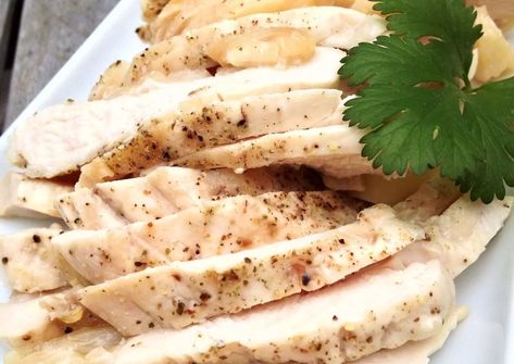 Perfectly Moist and Juicy Steamed Chicken Breast Recipe by Felice - Cookpad Steamed Chicken Breast, Steam Chicken Recipe, Chicken In White Wine, Steam Chicken, Steamed Meat, Steamed Chicken, Chicken Breast Recipe, Ground Chicken Recipes, Steam Recipes