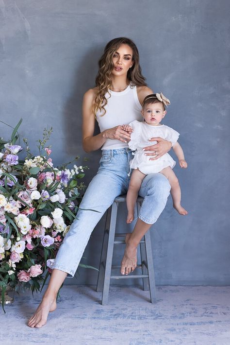 Mom goals, mom aesthetic, Mother’s day gifts, gifts for her Mommy Son Pictures, Mother Daughter Photography Poses, Mom Daughter Photography, Mommy Daughter Photography, Mom Daughter Photos, Mommy And Me Photoshoot, Mommy Daughter Photoshoot, Photo Bb, Mommy Daughter Photos