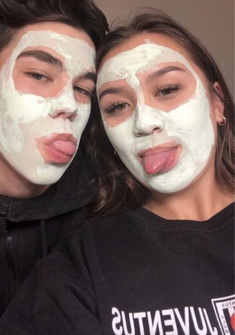 Face Mask Bf And Gf, Face Mask Date Night, Boyfriend And Gf Pictures, Couple Mask Face, Mask Couple Aesthetic, Face Mask Pictures With Boyfriend, Couple Face Mask Pictures, Bf And Gf Poses, Face Mask Date