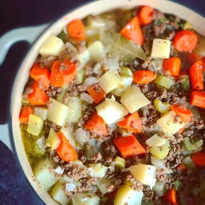 Stovetop Hamburger Potato Carrot Casserole {Granny's Recipe} Carrot Casserole, Ground Beef Breakfast, Hamburger And Potatoes, Hamburger Stew, Potatoes And Carrots, Ground Beef And Potatoes, Hamburger Casserole, Candied Sweet Potatoes, Beef And Potatoes