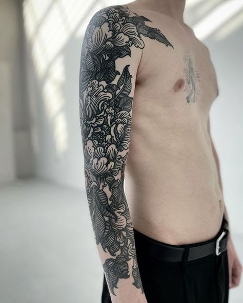 Flowers Shoulder Tattoo, Alexander Grim, Art For Tattoos, Medieval Flowers, Flower Shoulder Tattoo, Guys With Tattoos, Floral Tattoo Sleeve, Small Hand Tattoos, Body Modification