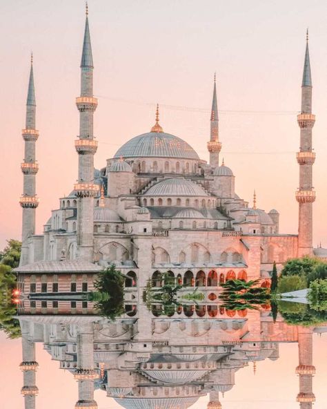 Things To Do In Istanbul, Turkey Travel Guide, Istanbul Travel, Beautiful Mosques, Hagia Sophia, Turkey Travel, Beautiful Places To Travel, Istanbul Turkey, Pretty Places