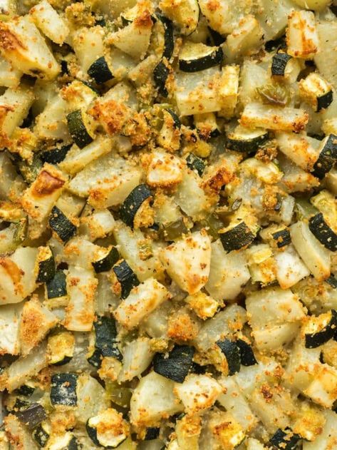 Zucchini Potato Casserole - Brooklyn Farm Girl Healthy Main Course, Summer Barbecue Food, Vegan Bakes, Zucchini Casserole Recipes, Zucchini Side Dishes, Potatoes In Oven, Vegetable Salad Recipes, Roast Zucchini, Frozen Potatoes