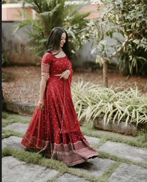 Red Lehenga For Reception, Kerala Christian Engagement Dress, Engagement Dress Kerala, Kerala Engagement Lehenga, Kerala Half Saree Designs, Simple Lehenga Designs Classy, Kerala Half Saree, Set Saree Kerala, Simple Lehenga Designs