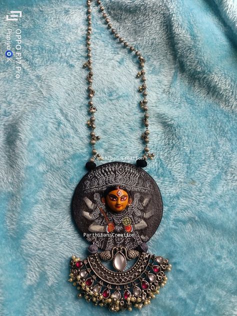 7980535381 Terracotta Jewellery Designs, Diy Necklace Making, Craft Station, Lippan Art, African Art Paintings, Handmade Clay Jewelry, Terracotta Jewellery, Hinduism Art, Spicy Snacks