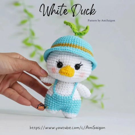 #amisaigon #duck #Duckamigurumi #crochetduck #amigurumianimal #amigurumi #crocheting #crochetpattern #amigurumipattern #crochetdoll #amigurumianimal #crochetpatterns #amigurumipatterns #crochetdolls #amigurumidolls #crocheted #amigurumis #handmade #homedecork #amigurumitutorial Duck Amigurumi, Baby Booties Free Pattern, Crochet Angels, Crochet Tutorial Pattern, Crochet Teddy Bear Pattern, Crochet White, Crochet Bunny Pattern, Crochet Keychain Pattern, Crochet Bee