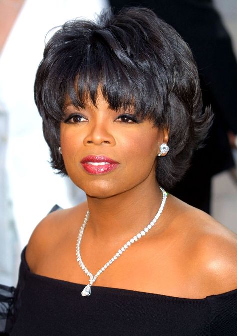 Oprah Winfrey - Born in Kosciusko, MS Top Hairstyles For Men, Weave Styles, Athletic Hairstyles, Girls Braids, Popular Hairstyles, Hair Weave, Hair Pictures, Oprah Winfrey, Elegant Hairstyles