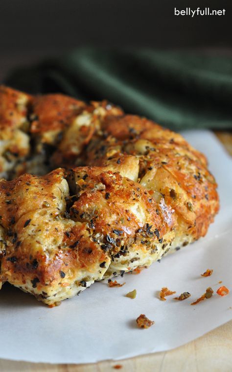 Super easy pull apart bread with butter, garlic, Parmesan, Italian seasonings, and olives are the star! Easy Pull Apart Bread, Bread With Butter, Italian Seasonings, Bread Pull Apart Recipes, Savoury Pies, Beautiful Bread, Olive Bread, Knead Bread, Beer Bread