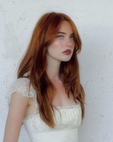 kennedy claire walsh red hair Red Hair Pale Skin, Hair Color Names, Icon Pfp Aesthetic, Pale Skin Hair Color, Red Hair Green Eyes, Hair Color For Fair Skin, Hair Pale Skin, Redhead Makeup, Cherry Hair