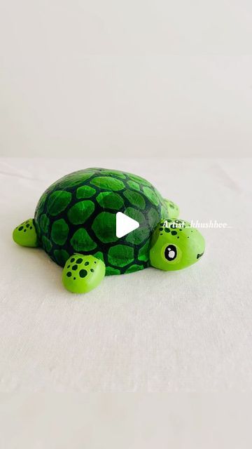 Diy Coconut Shell Crafts Ideas, Coconut Shell Crafts Diy, Mouldit Art Ideas, Coconut Shell Art, Mouldit Clay Art, Clay Turtles For Kids, Clay Crafts Turtle, Turtle Clay Art, Paper Mache Turtle Shell