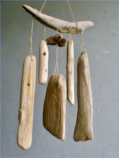 Driftwood Hanging, Carillons Diy, Driftwood Mobile, Driftwood Diy, Driftwood Art Diy, Driftwood Projects, Diy Wind Chimes, Driftwood Sculpture, Driftwood Decor