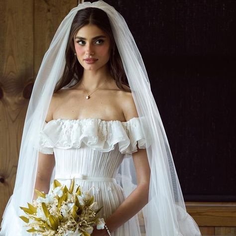 Carolina Gonzalez on Instagram: "🤍T A Y L O R🤍BLUSHING BRIDE 🎀 @taylor_hill #MakeupbyMe @cgonzalezbeauty Assisted by @veronicagaona Photo by @thebeautycine Hair @daniellepriano Assisted by @kellihoff #TaylorHill #CGonzalezBeauty #ArmaniBeauty USING: @armanibeauty Luminous Silk Glow Blush 51 Luminous Silk Concealer 5.25, 5.75 Luminous Silk Foundation 5.75, 5.8 A Contour 21 Eye Tints 42, 18m, 22m, 36m Luminous Silk Glow Setting Powder 4, 5.5 Lip Power 109 Eyes To Kill Mascara Cla Taylor Hill Wedding Hair, Taylor Hill Wedding Dress, Taylor Hill Wedding Makeup, Cool Girl Bride, Veil In Hair, Elegant Wedding Hair Down, Taylor Hill Wedding, Hair Down Bride, Dream Wedding Hair