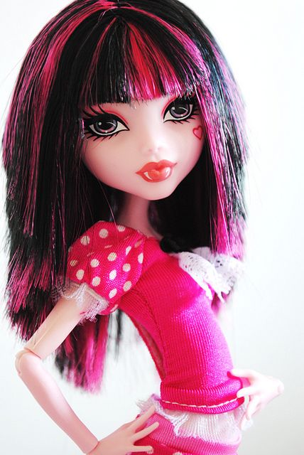 Monster High Doll Photography, Draculaura Doll, Egirl Style, Moster High, Catty Noir, Sculpted Doll, Custom Monster High Dolls, Going To Sleep, Love Monster