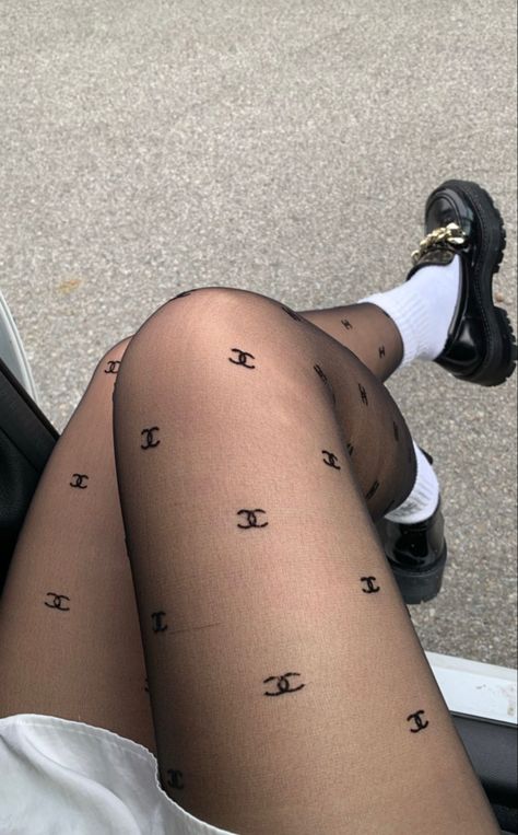 Chanel Tights, Pantyhose Outfit, Legs Outfit, Nylon Leggings, Socks And Heels, Womens Tights, Rich Girl, Ballerina Flats, Hosiery