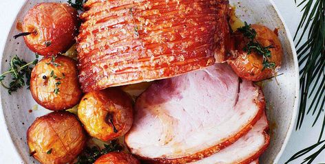 Crackle Ham With Sticky Golden Syrup Apples Recipe | Woolworths Christmas Ham Recipes, Meaty Meals, Christmas Ham, Food Meat, Baked Ham, Christmas Lunch, Ham Recipes, Golden Syrup, Food And Drink Recipes