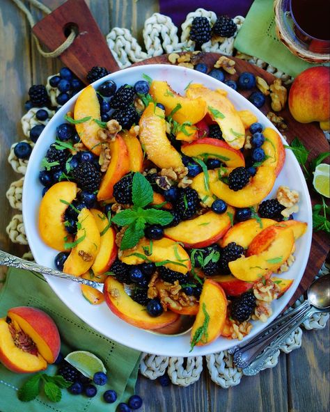 Berry Peach Fruit Salad Peach Fruit Salad, Cherry Tomato Appetizers, Lime Juice Recipes, Fruit Salad Ingredients, Burger Side Dishes, Honey Lime Dressing, Dressing For Fruit Salad, Southern Family, Rotisserie Chicken Breast