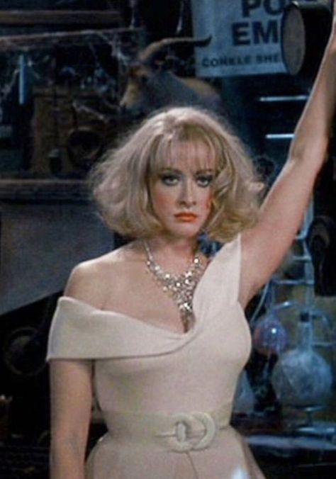 Debbie Addams Family, Debbie Jellinsky, Joan Cusack, Horror Movies Halloween, Blonde Halloween Costumes, Addams Family Values, Kim Petras, She Is The Moment, Adams Family