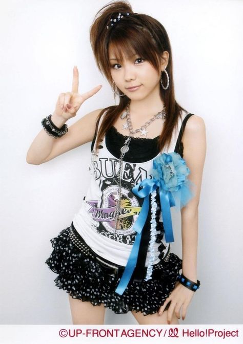 Tanaka Reina, Reference Photos For Artists, Morning Musume, Scene Outfits, Gyaru Fashion, Body Reference Poses, Human Poses Reference, Human Poses, Easy Trendy Outfits