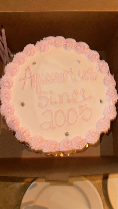 15 Yrs Old Birthday Cake, Aquarius Queen Cake, Since 2005 Cake, Aquarius Season Cake, 24th Birthday Cake For Women, Aquarius Szn Cake, 16 Cake Ideas 16th Birthday, 19 Birthday Cake Ideas, Circle Cake Ideas