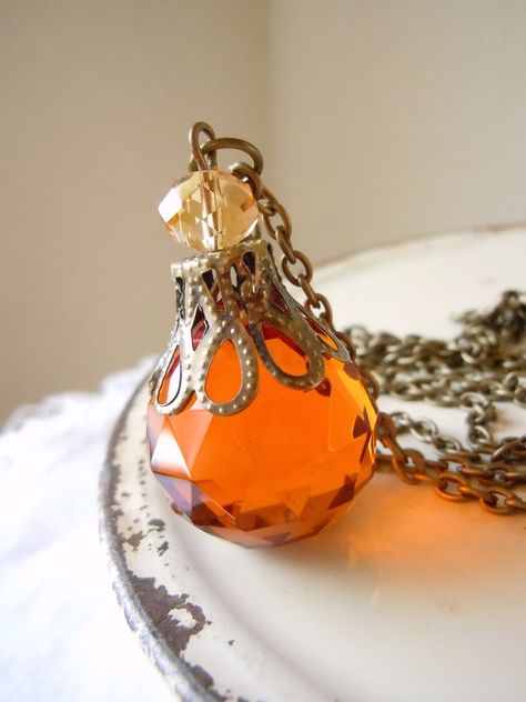 Amber Jewelry Vintage, Victorian Amber Jewelry For Gift, Faceted Amber Necklace, Vintage Handmade Amber Necklace, Amber Amulet Pendant Jewelry, Vintage Amber Glass Necklaces, Engagement Necklaces, Amber Necklace, Magical Jewelry