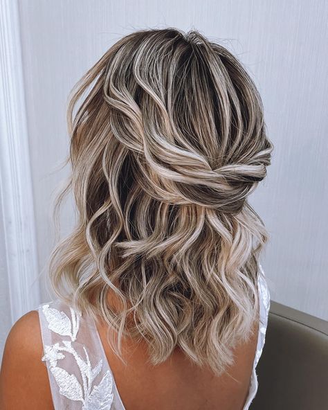 Wedding Hairstyles For Short Hair, Short Bridal Hair, Bridal Hair Half Up, Short Hair Bride, Half Up Wedding Hair, Wedding Hair Half, Curly Wedding Hair, Bridesmaid Hair Makeup, Short Hair Lengths