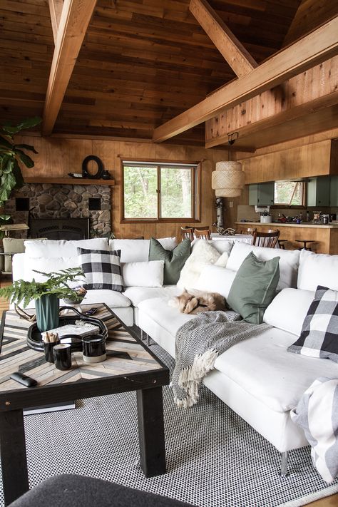 Modern Cabin Interior, Log Home Interior, Modern Log Cabin, Cabin Renovation, Cabin Interior Design, Log Cabin Living, Log Cabin Interior, Log Home Interiors, Cabin Living Room