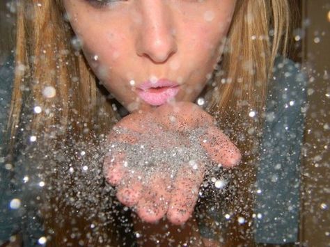 glitter! Blowing Glitter, Tumblr Quality, Site Model, Demotivational Posters, Make It Rain, Glitter Girl, Wow Art, Fairy Dust, Sparkles Glitter