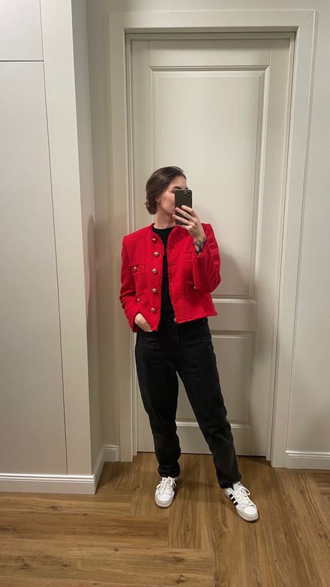 Red Boucle Jacket Outfit, Red Cropped Cardigan Outfit, Red Tweed Blazer Outfit, Red Jacket Outfit Aesthetic, Red Tweed Jacket Outfit, Boucle Jacket Outfit, Crop Blazer Outfit, Tweed Blazer Outfit, Red Crop Jacket