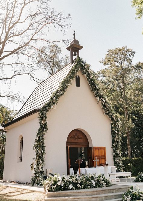 The couple celebrated their 10 year dating anniversary with a wedding and we honestly can’t think of a more perfect way to celebrate! With the cutest outdoor church ceremony in Costa Rica adorned in eucalyptus, delicate white florals and succulents this elegant wedding planned by Simply Perfect is the perfect warm weather wedding inspo. Sweet Centerpieces, Planning 2025, Beautiful Chapels, Small Church Weddings, Wedding Cake Centerpieces, Cake Centerpieces, Second Marriage, Church Aesthetic, Dating Anniversary