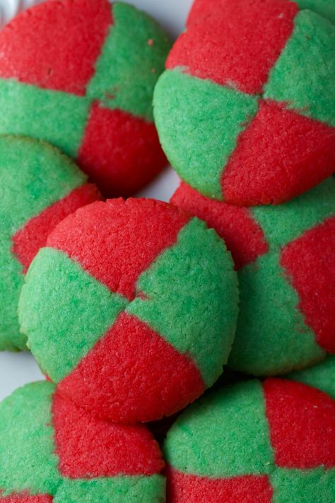 Sliced Cookies Christmas, Red And Green Sugar Cookies, Christmas Cookies Slice And Bake, Checkerboard Cookies Recipes, Christmas Checkerboard Cookies, Easy Slice And Bake Christmas Cookies, Green Christmas Cookies, Freezer Cookie Dough, 2024 Cookies