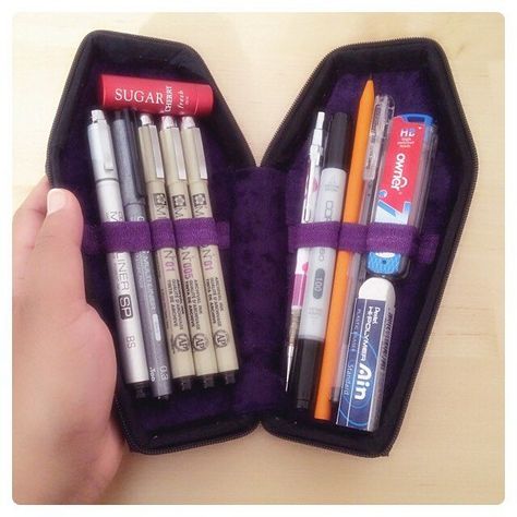 🌙 Yes, even my pens and pencils R.I.P. Loving my little coffin sketch case. Goodnight ghoul friends⭐️ #design #sketch #spooky #everything #everyday #creepy #cute #spookyboxclub #gothic #subscription #service #pencil #art #copic Coffin Sketch, Goth Home, Goth Home Decor, Pens And Pencils, Gothic Decor, Gothic Home Decor, Creepy Cute, Pencil Case, Sake