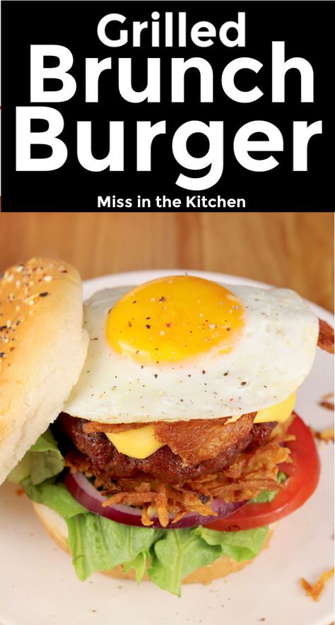 Brunch Burgers have everything you love about breakfast piled high on a delicious grilled burger! Create the ultimate brunch burger with crispy hash browns, American cheese, bacon with a fried egg on top! Hamburger With Egg On Top, Brunch Burgers, Grilled Burger Recipes, Brunch Burger, Egg Burger, Easy Brunch Recipes, Burger Toppings, Diner Recipes, Grilled Burgers