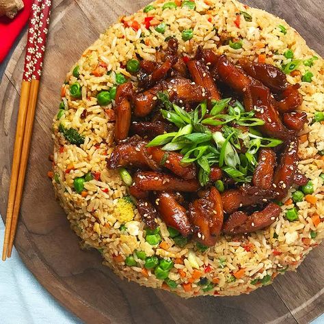 Teriyaki Chicken Fried Rice, Pollo Teriyaki, Seared Salmon Recipes, Teriyaki Stir Fry, Arroz Frito, Pan Seared Salmon, Chicken Meal Prep, Chicken Fried Rice, Chicken Fried