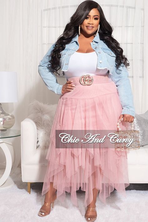 Dress outfit 33 #dresstoimpress #dresstoimpressideas #outfits #dtiyschallenge #roblox #picnic\. Find out more here 👉 https://whispers-in-the-wind.com/ultimate-guide-dress-to-impress-for-every-occasion/?impress Pairing Outfits Together, Nicole Byer Fashion, Plus Size Chic Outfits Classy Summer, Easter Plus Size Outfits For Women, Romantic Modest Outfit, Pretty Plus Size Outfits, Plus Size Outfits Trendy, Business Casual Women Outfits Chic Plus Size, Plus Size Summer Fashion 2024