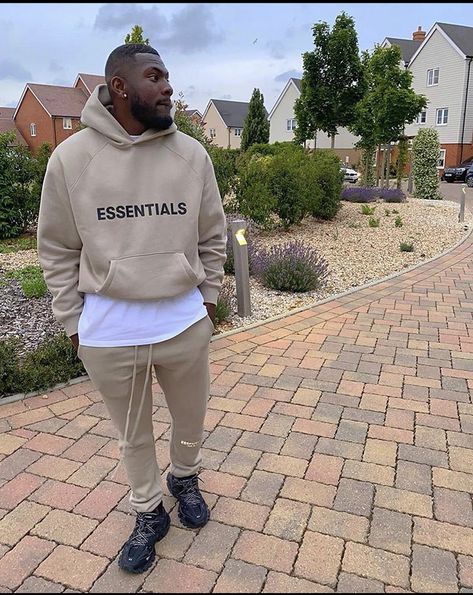 Male Summer Outfits, Essentials Hoodie Outfit, Men In Hoodies, 360 Waves Hair, Essentials Tracksuit, Drip Outfits, Hoodie Outfit Men, Essentials Fear Of God, Essentials Hoodie