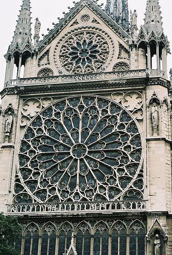 Geometric Design of a Rose Window, Notre Dame de Paris, France..would make a great crop circle design and with it immediate identity leading to the famous Notre Dame window would explain the crop circles hidden link. Window Designs, Gothic Windows, Cathedral Window, Rose Window, Gothic Cathedrals, Cathedral Architecture, Cathedral Windows, San Francesco, Paris Photo