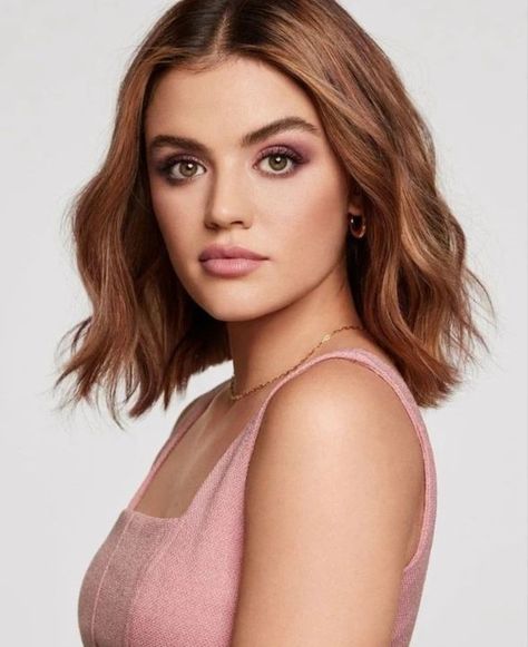 Stunning 😍 Lucy Hale Photos, Imogen Poots, Lucy Hale, Kate Winslet, Attractive People, Pretty Little Liars, Pretty Face, Celebrities Female, Favorite Celebrities