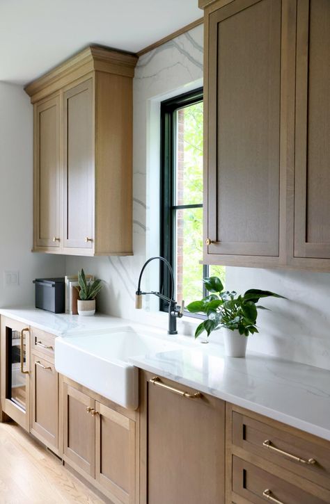 Black and White Oak Kitchen Oak Black And White Kitchen, White Oak Kitchen Cabinets, White Oak Kitchen, Kitchen Desks, Oak Kitchen Cabinets, Coffee Nook, Stone Backsplash, Black Kitchen Cabinets, Oak Kitchen