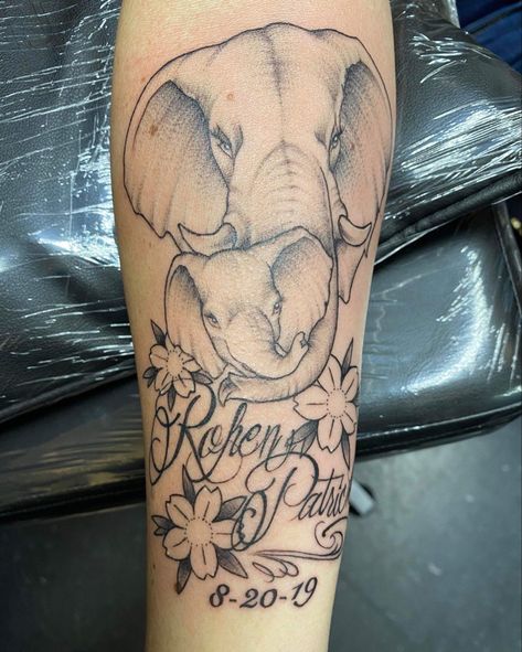 Elephant Tattoos Mom And Son, Black Mom And Son Tattoo Ideas, Mom And Son Tattoo Ideas Elephant, Mother And Son Elephant Tattoo, Mother Son Elephant Tattoo, Newborn Tattoo Ideas Mothers, Mom Tattoo Designs For Son, Mom And Baby Elephant Tattoo, Mama And Baby Elephant Tattoo