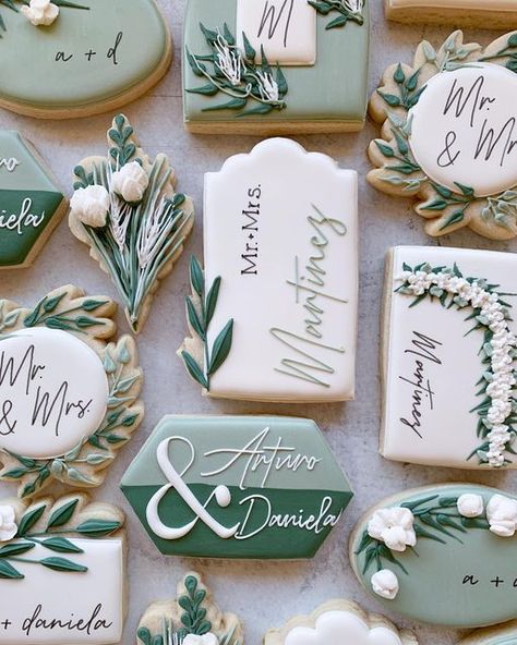 25th Wedding Anniversary Cookies Decorated, Green And Gold Wedding Cookies, Sage Green Bridal Shower Cookies, Green And White Wedding Cookies, Emerald Green Wedding Cookies, 25th Wedding Anniversary Cookies, Sage Green Wedding Cookies, 25th Anniversary Cookies, Wedding Sugar Cookie Designs