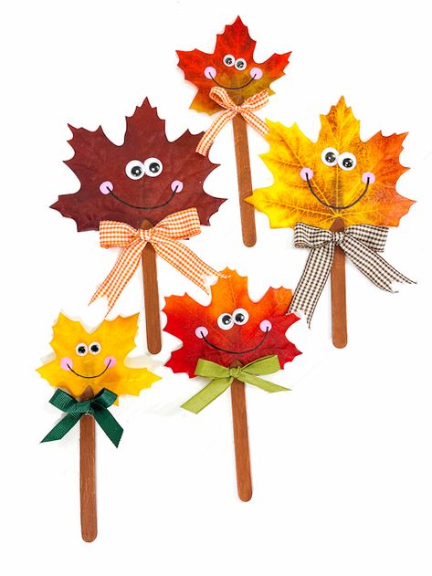 Fall Leaf People Puppet Craft Easy November Crafts, November Crafts For Kids, Leaf Crafts Kids, Leaf People, Puppet Craft, Autumn Leaves Craft, Preschool Crafts Fall, Leaf Projects, November Crafts