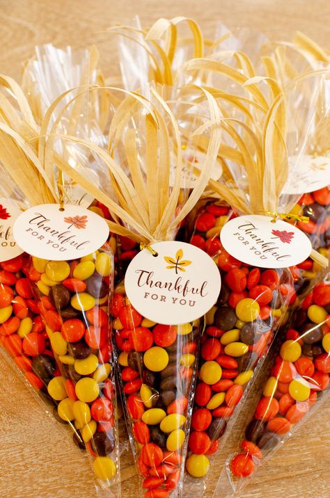 Thanksgiving Treat Bags, Corn Thanksgiving, Harvest Corn, Cookie Tags, Thanksgiving Snacks, Thanksgiving Gift Tags, Appreciation Gifts Diy, Thanksgiving Favors, Marketing Gift