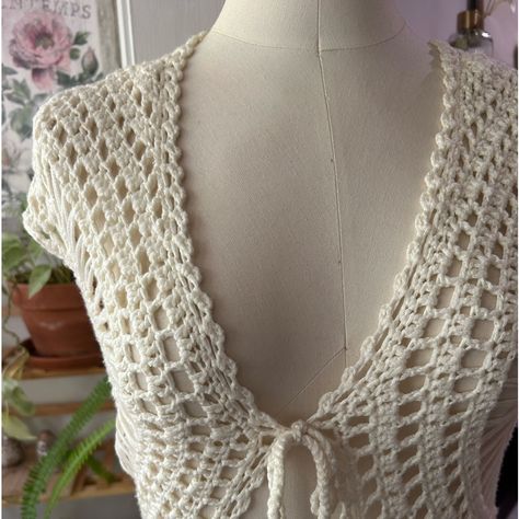 Supportive Crochet Top, Crochet Shirt Patterns, Lacy Crochet Top, Crochet Lace Vest, Creativity Projects, Crochet Shirt Pattern, Hozier Concert, Crochet Short Sleeve, Boho Whimsical