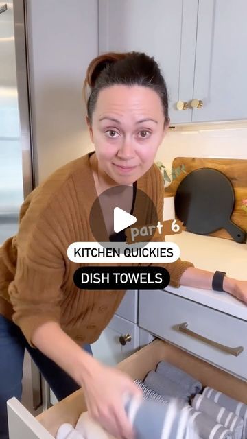 Jen Noseworthy on Instagram: "Comment TOWELS2 for links to these drawer organizers. Is organizing your dish towels necessary? Absolutely not. But man. When it’s done this way, it’s so very satisfying. While you’re here, welcome to Kitchen Quickies: my new series of quick organizing wins for your kitchen that you can do in 15 minutes or less. If your kitchen could use some organizing help, make sure to follow along for the rest of this series :) #homeorganization #homeorganizer #homeorganizing #homeorganisation #homeorganizationtips #homeorganiser #organizing #organizingtips #organizingideas #organizinghacks #organizinginspiration #organizingsolutions #organizedkitchen #kitchenorganizationideas #kitchenorganizationideas #declutter #declutteryourlife #declutteryourhome #declutterchalleng How To Organize Kitchen Towels, Dish Towel Organization Kitchens, Organize Kitchen Towels, Organize Dish Towels, Dish Towel Storage Drawer, Katherine Lawrence Organizer Kitchen, Dish Towel Storage, Quick Organization, Towel Organization