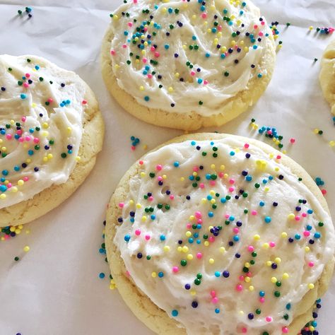 Sugar Cookie Frosting Recipe, Almond Frosting, Almond Sugar Cookies, Sugar Cookie Bars, Favorite Cookie Recipe, Almond Extract, Sugar Cookie Frosting, Soft Sugar Cookies, Cutout Sugar Cookies