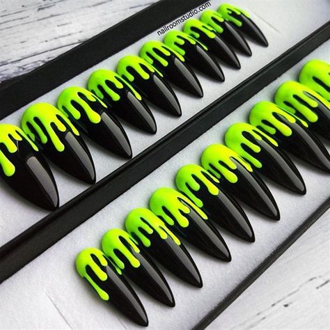 Neon Black, Nails Matte, Room Studio, Nail Room, Nail Remover, Ideas Nails, Nail Sizes, Matte Nails, Fresh Design