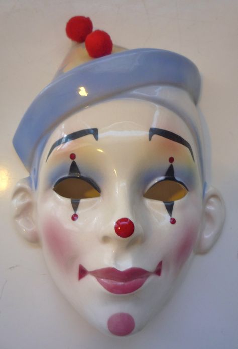 clay art mask Clown Mask Art, Vintage Clown Masks, Clay Art Masks, Paper Mache Clown Mask, Porcelain Clown Mask, Clown Mask Ideas, Cute Clown Mask, Clay Clown Face, Diy Clown Mask