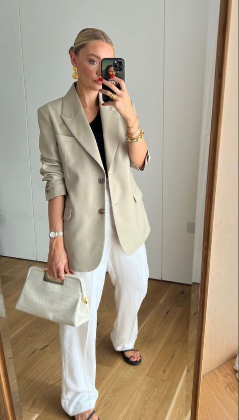 Linen Blazer Outfit Women, Psychology Clothing, Linen Blazer Outfit, White Trousers Outfit, Sport For Women, Smart Casual Women, Blazer Outfits For Women, Blazer White, Casual Outfit Inspiration