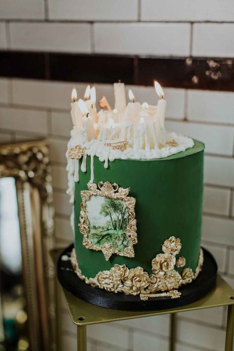 Baroque Cake Design, Cake Modern Design, Green Cake Decoration, Wedding Cake Baroque, Dark Green Cake, Baroque Wedding Cake, Green Cake Design, Baroque Cake, Cake With Candles